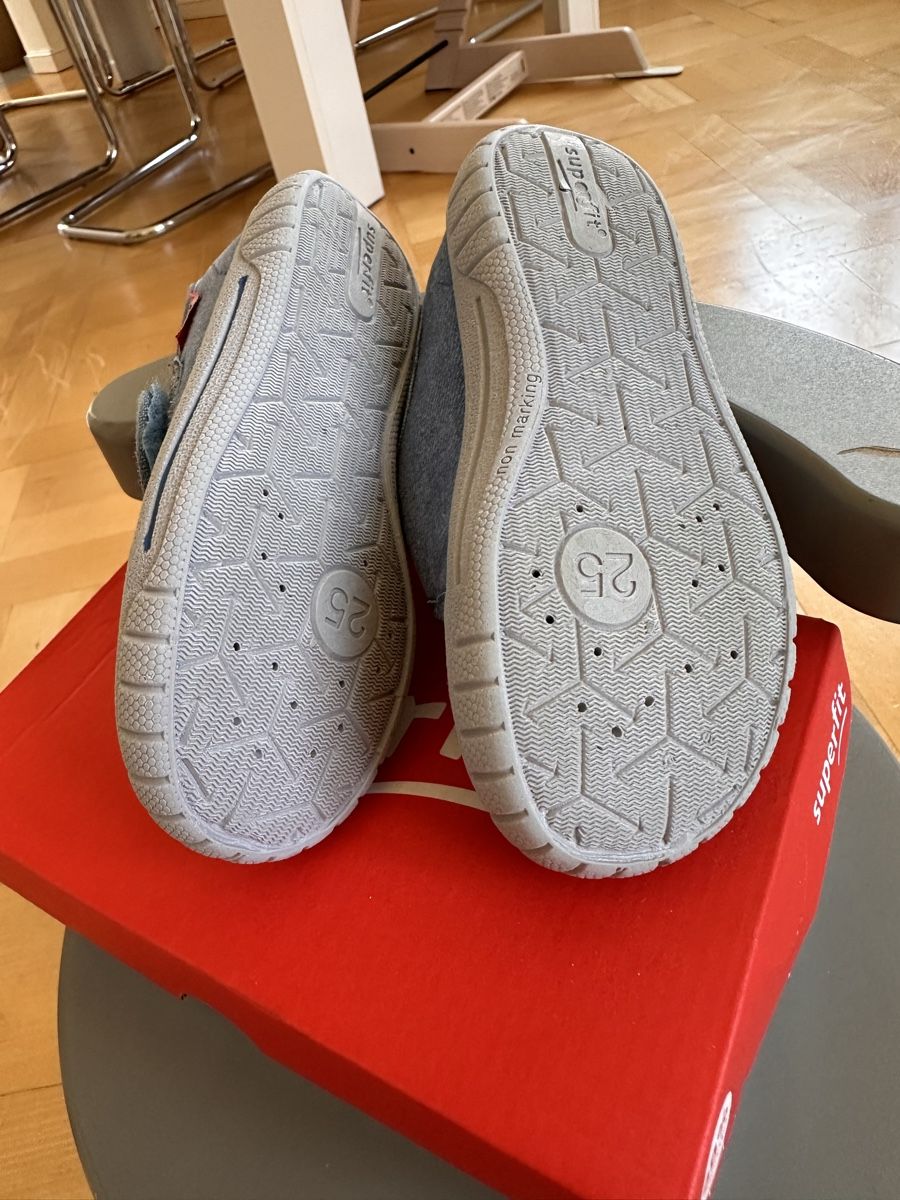 Superfit Schuhe für Jungen: Superfit Gr. 25 Indoor Shoes – Gebraucht aus Horgen von ger_2y92 2