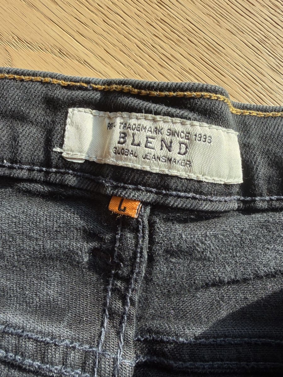 Jeans: Blend Shorts Denim Dark Grey - Medium  – Usato da Wetzikon ZH venduto da dor_rmq2 2