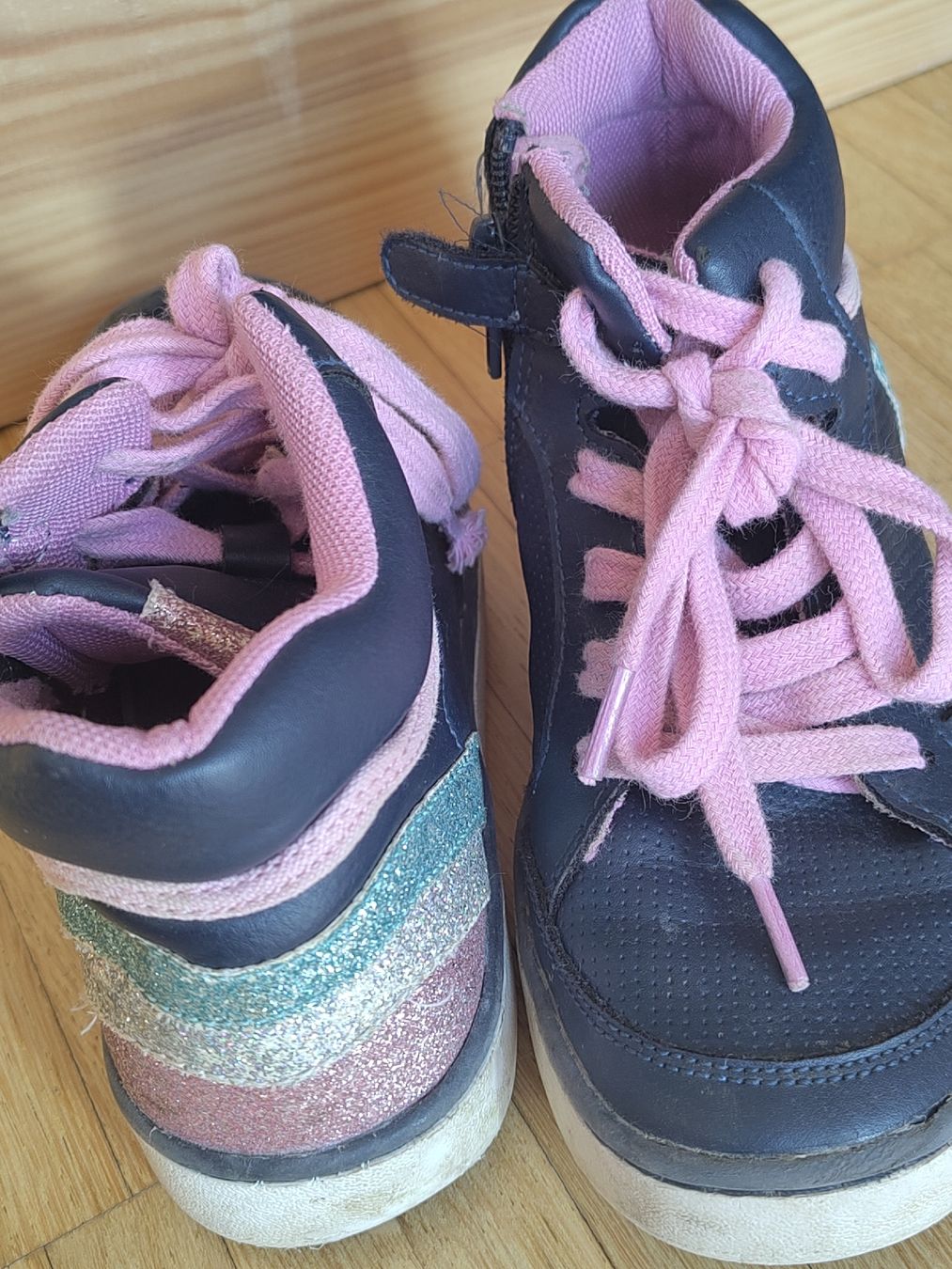 Vertbaudet Scarpe per ragazze: Mädchen Schuhe mit Glitzer-Regenbogen, Grösse 29 – Usato da Zürich venduto da Spif 1