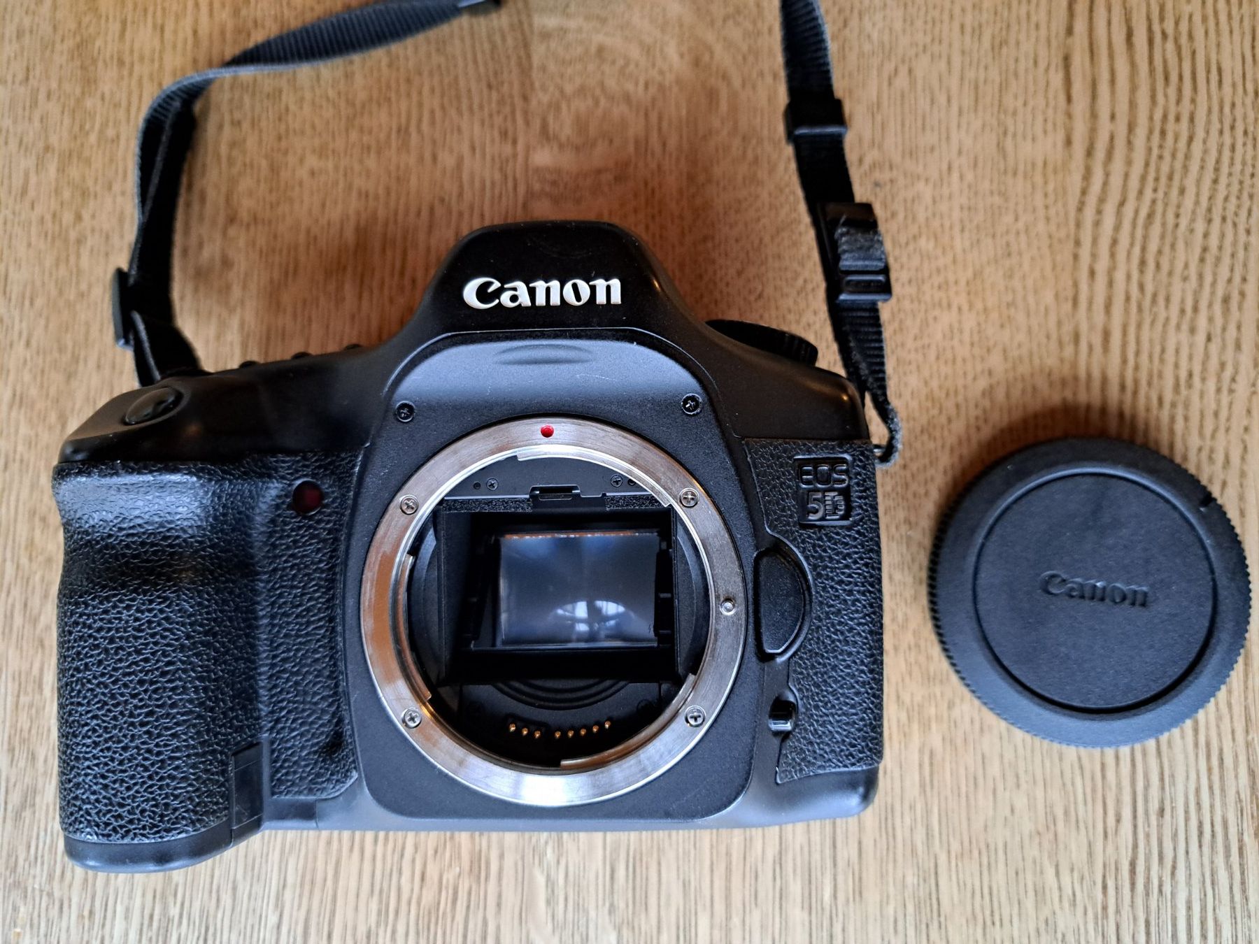 Canon Fotocamera: Canon 5d Mark I Classic mit Batteriegriff – Usato da Zwingen venduto da Tigertimmi 6
