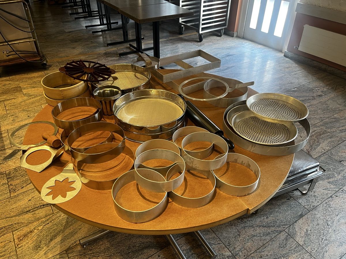 Komplettküchen: 30 Teiliger Dessert Lot – Gebraucht aus Dittingen von Cervolino77