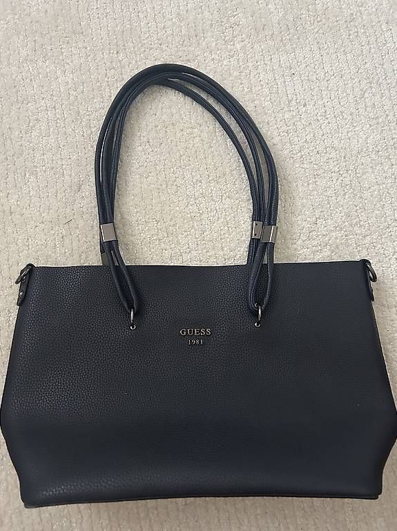 Taschen für Damen: Guess Tasche – Gebraucht aus dietlikon von lele_7ll