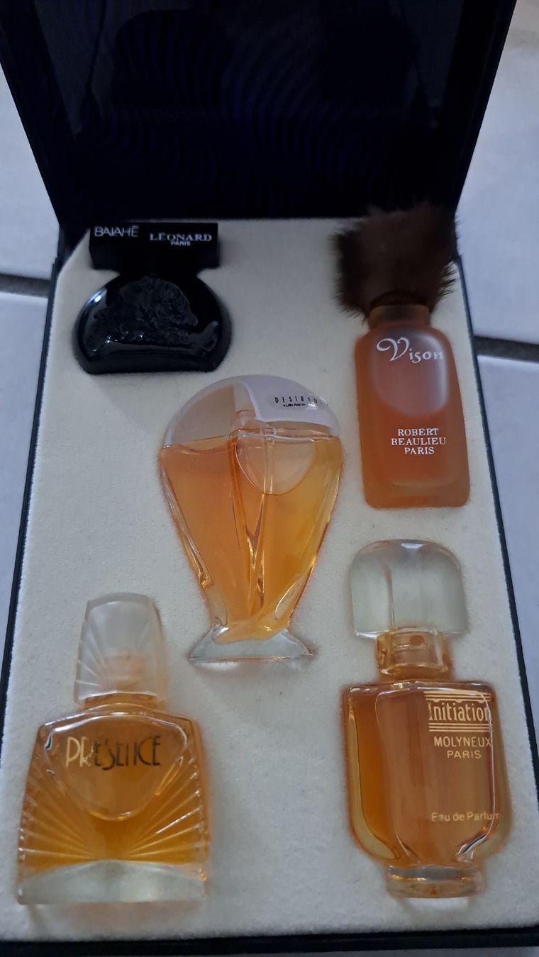 Parfum & Eau de Toilette: Miniatures de parfum diverses - Collection complète rare! – Neu und originalverpackt aus RIAZ von Betty012 1