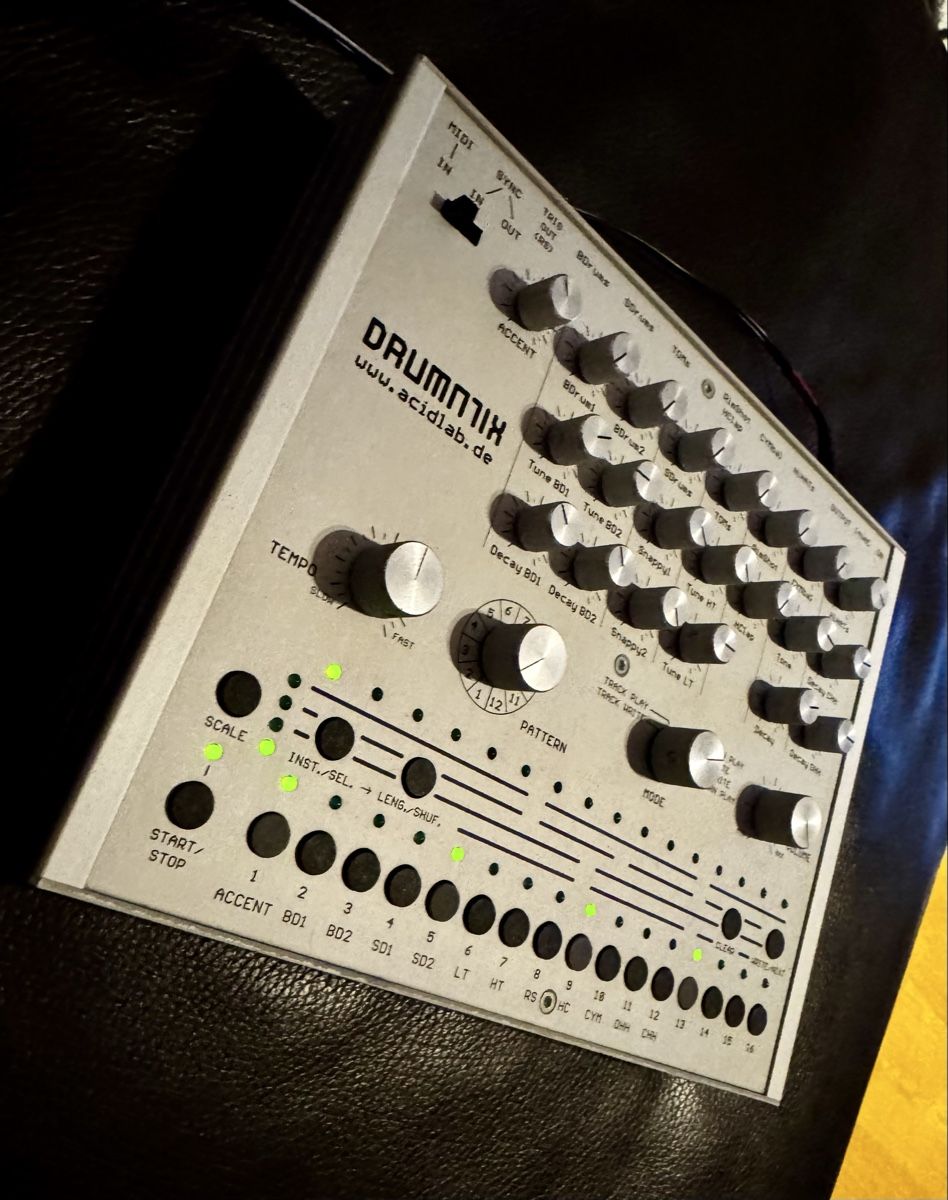 Instruments de musique: Acidlab - Drumatix Drummachine (TR-606 clone) – D'occasion à Zürich par 1cut2 2