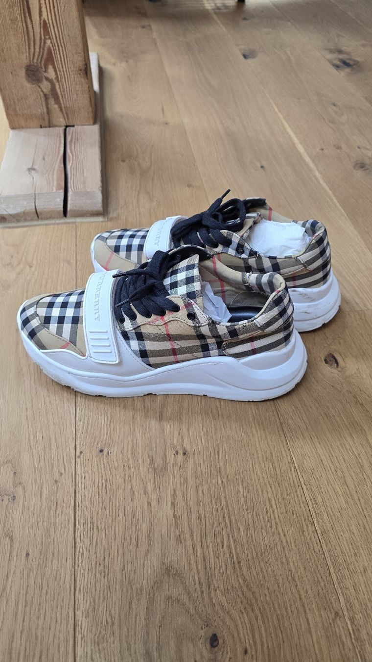 Scarpe da uomo: BURBERRY SNEAKER // Full Set – Usato da Schlieren venduto da YFG_ZH 2