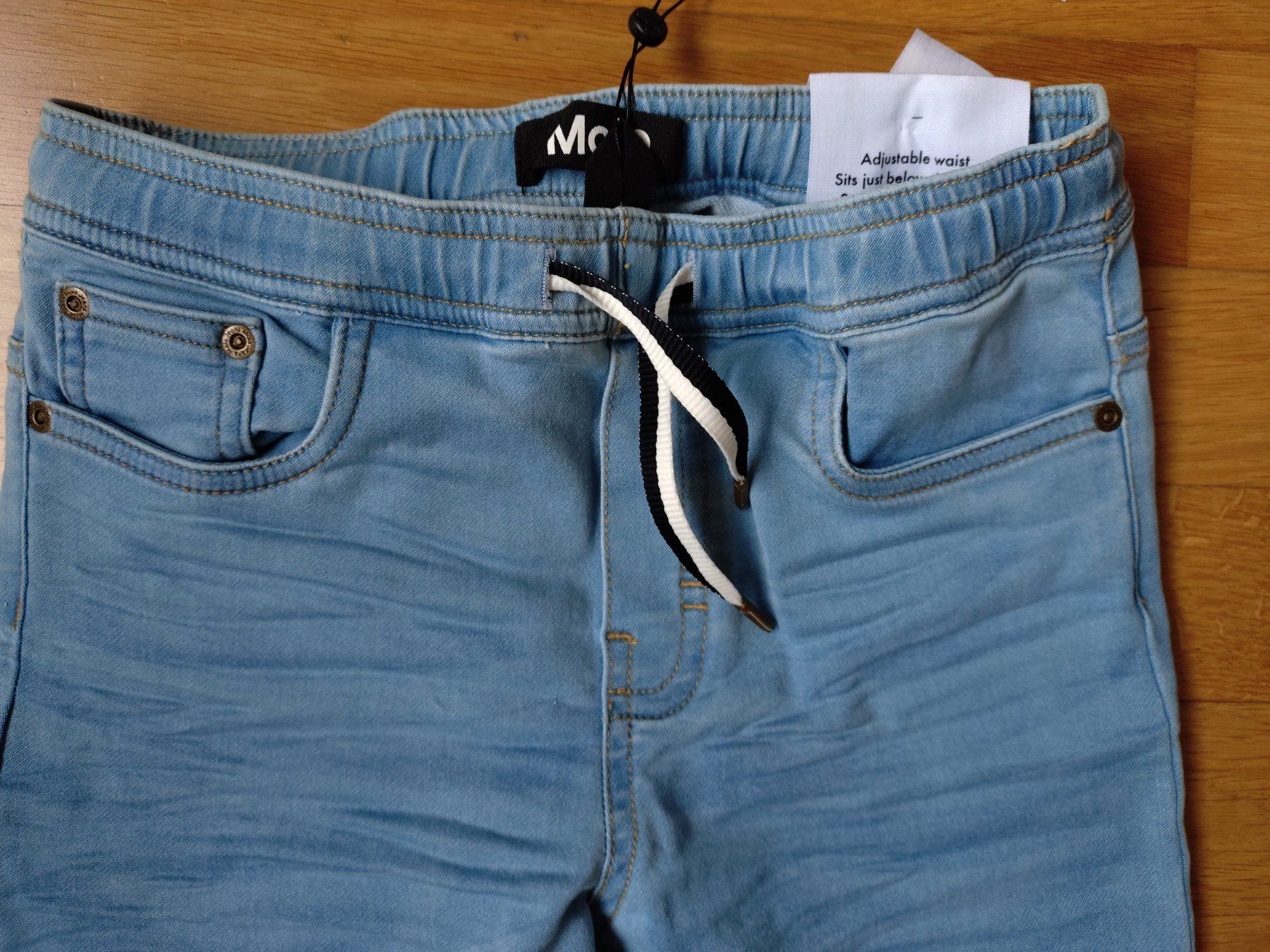 Molo Hosen: Molo AUGUSTINO - Jeans Regular Fit 140 – Neu und originalverpackt aus Bottmingen von Malina_Outlet 2