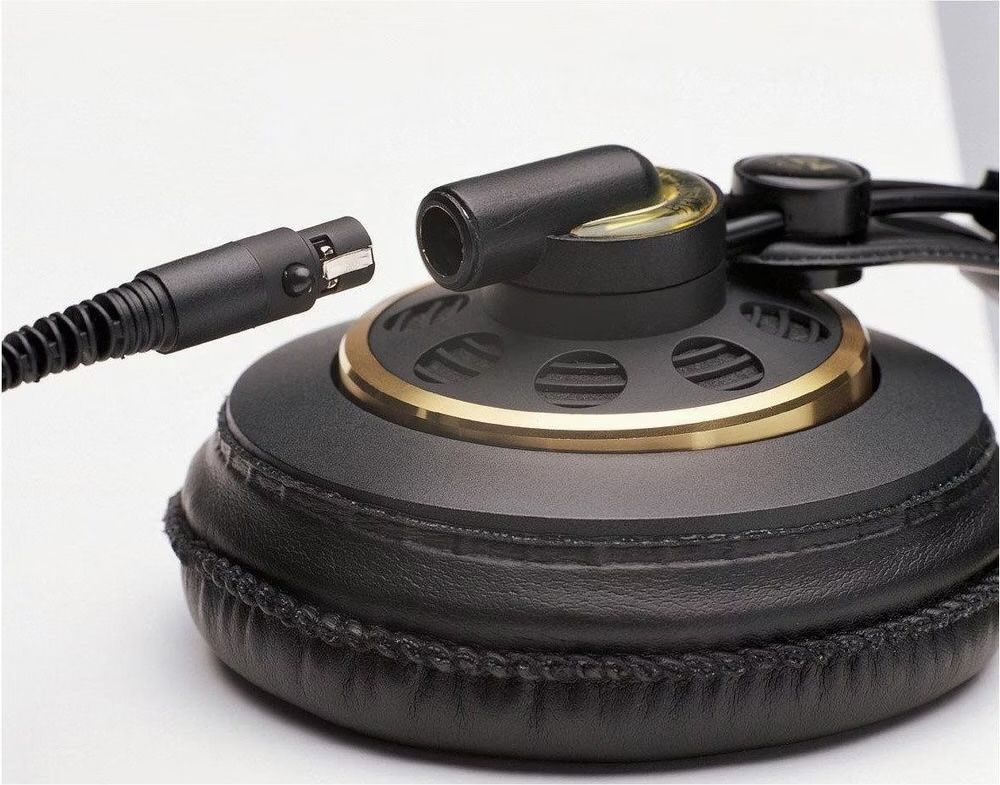 Akg Cuffie: AKG K240 Studio Kopfhörer - 2 Stück! – Usato da Gwatt-Thun venduto da D3af 6