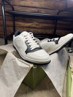 Gucci sneakers cuir – NEUVES JAMAIS PORTÉES – full set