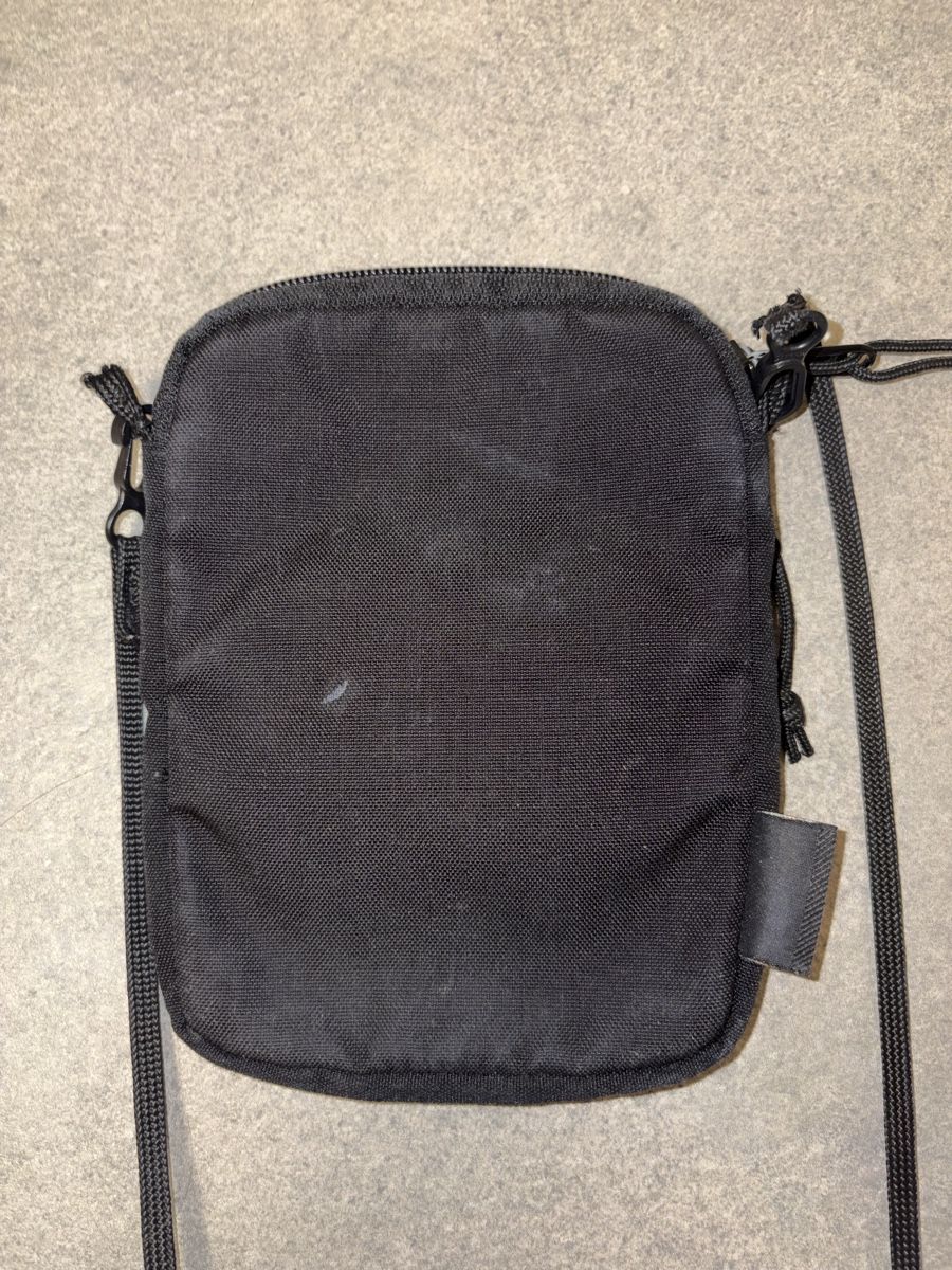 Supreme Sacs: Supreme Umhängetasche – D'occasion à Sursee par cheffe05 1