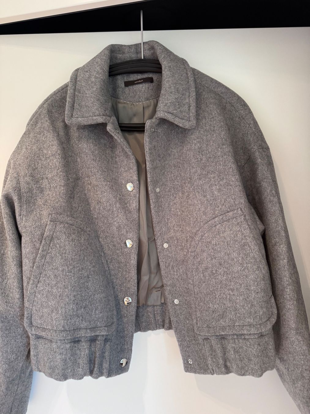 Windsor Giacche: Wenig getragene Bomber Jacke grau Gr. 34 von Windsor – Usato da Herrliberg venduto da jan_lp69