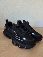 Schwarze Damen Turnschuhe mit Drehverschluss Gr.40 Neu