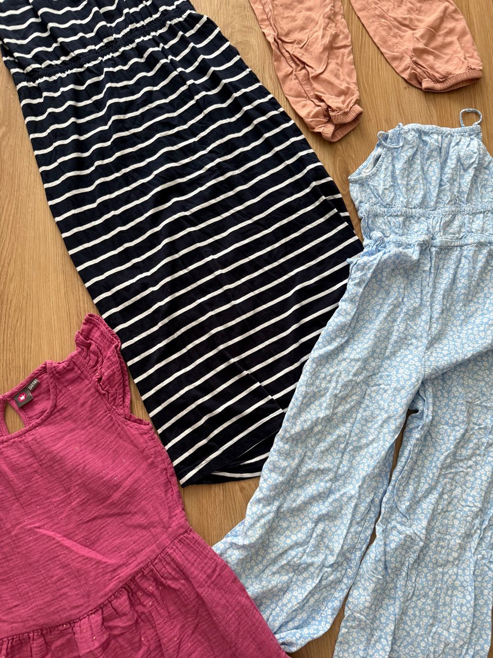 H&M Lotti & Set di vestiti: Sommerkleiderset Gr140/146 – Usato da Sarnen venduto da Pinoccio6 2