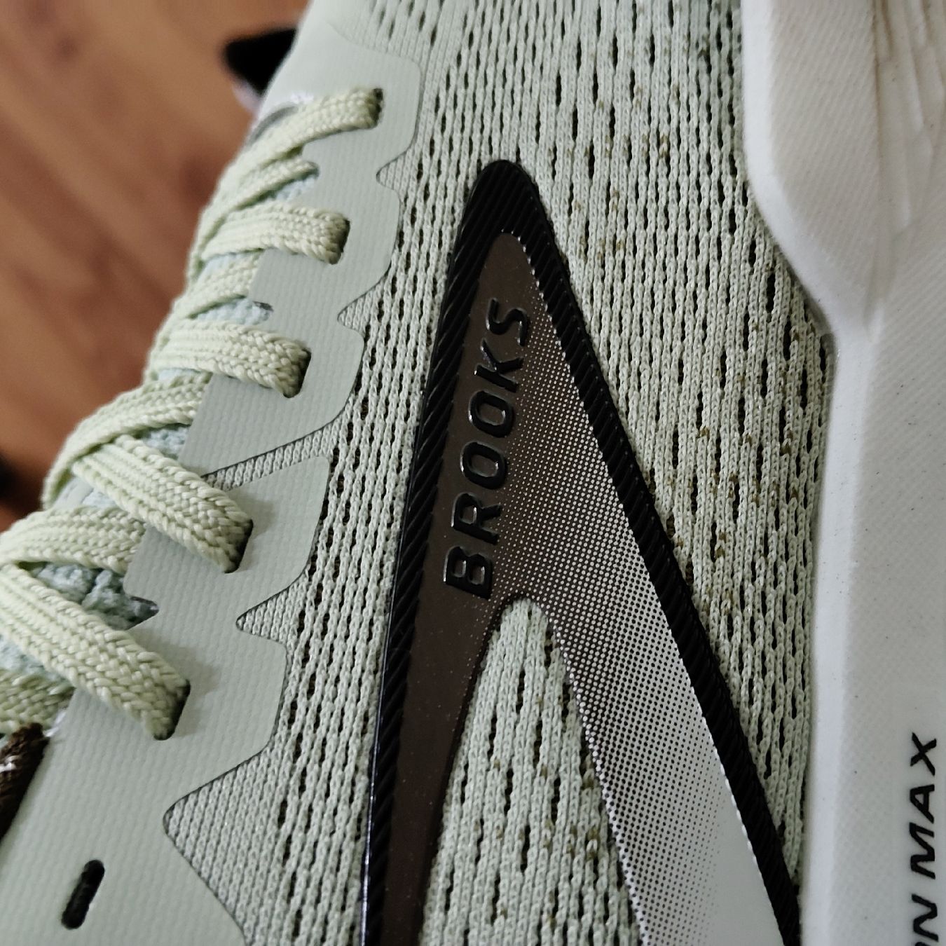 Brooks Chaussures hommes: Brooks Hyperion Max Running Shoes Size 44 new – Neuf avec emballage d'origine à Eysins par kir_9kz8 5