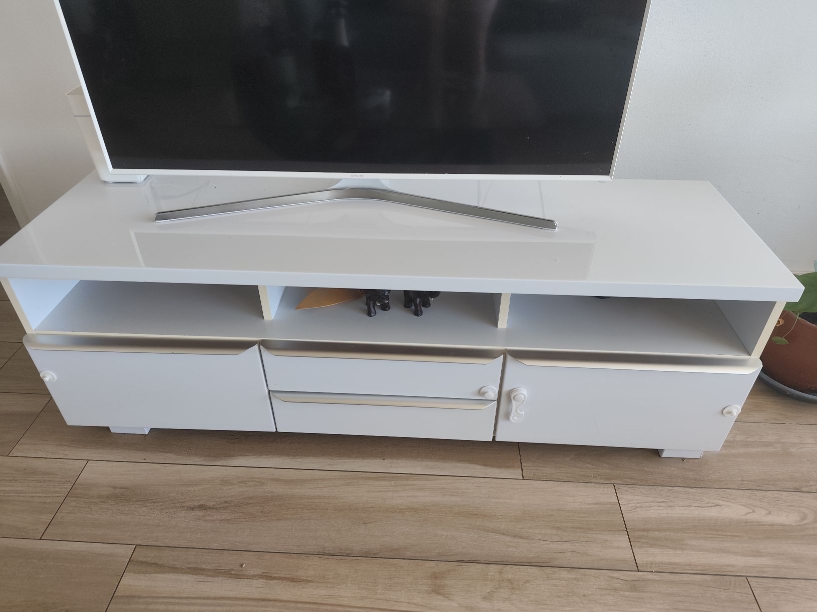 Meubles TV: Fernsehschrank  – D'occasion à Oeschgen par stu_nq7r