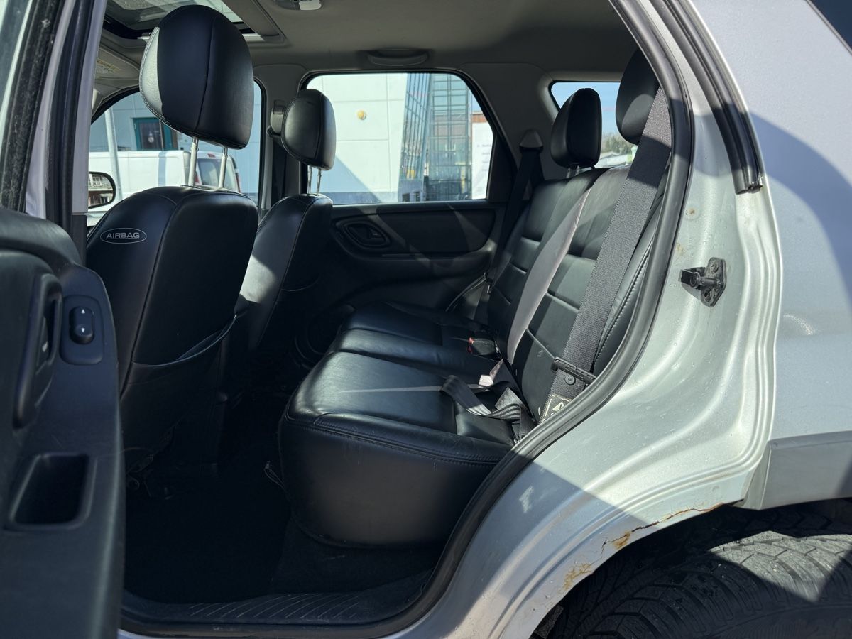 Ford Automobili: Ford Maverick 3.0 4x4 – Usato da Niederuzwil venduto da union1963 7