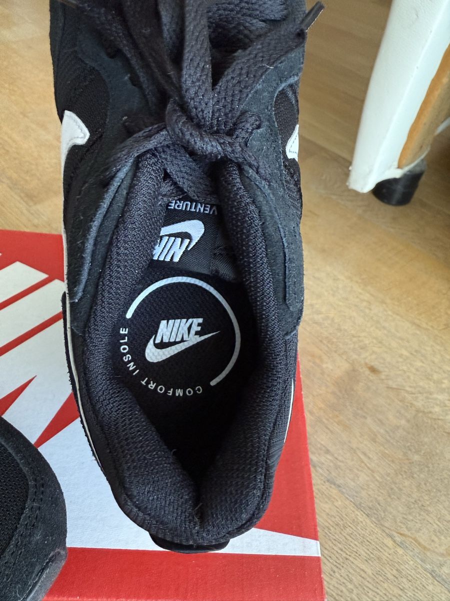 Nike Scarpe da uomo: Nike Venture Runner Sneaker Gr.38 Neu – Nuovo e nell'imballaggio originale da Reinach AG venduto da innamac 3