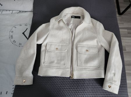 Zara Jacke kurz cremefarben mit Reissverschluss