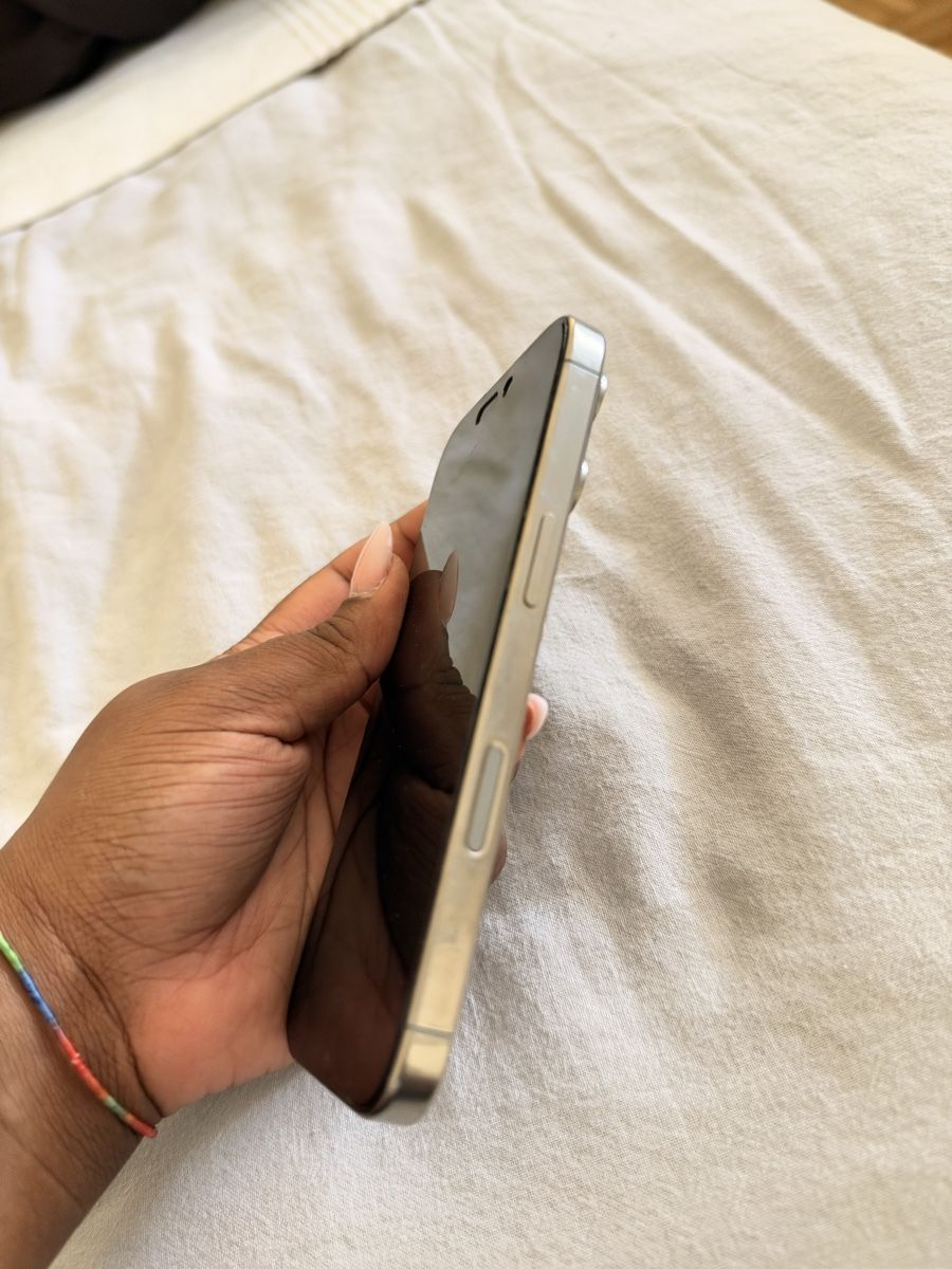 Apple Handys / Smartphones: Iphone 16pro – Gebraucht aus Bulle von tatzmont 4