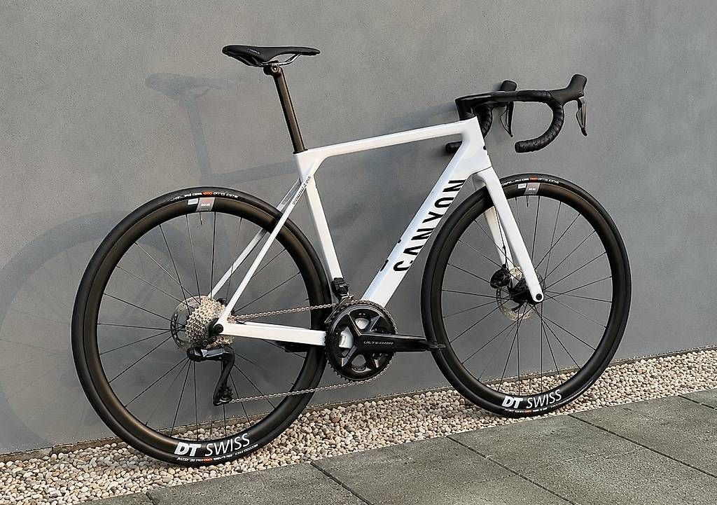 Canyon Velos: Canyon Ultimate CF SLX 8 Di2 – Gebraucht aus Biel/Bienne von KeeneB 2