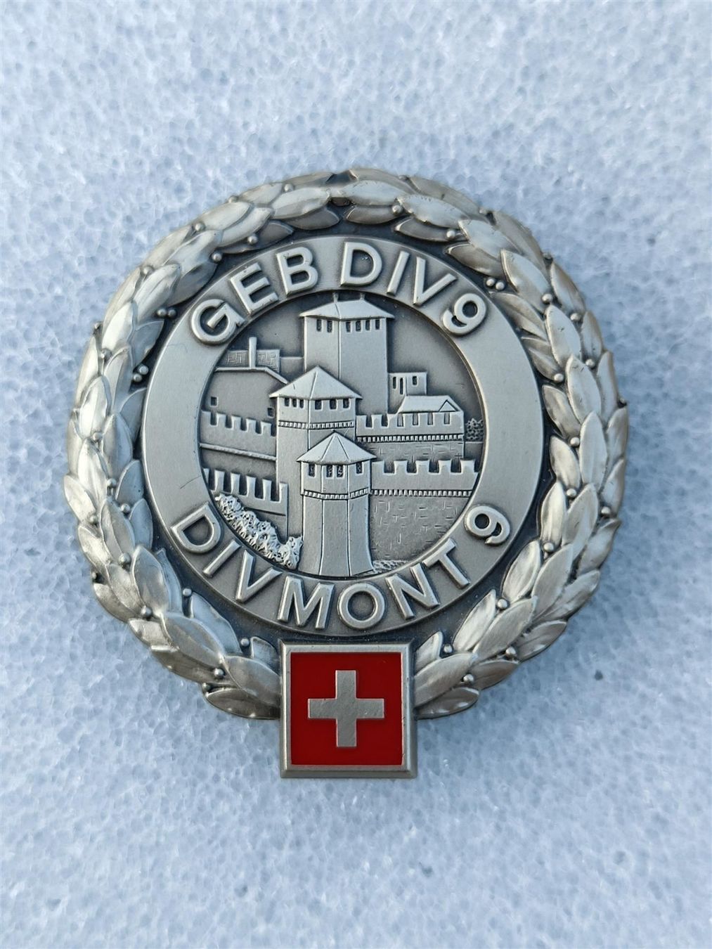 Placchette & Badge: Béretemblem Gebirgsdivision 9 V2 – Usato da Bauma venduto da SwissMilitaria