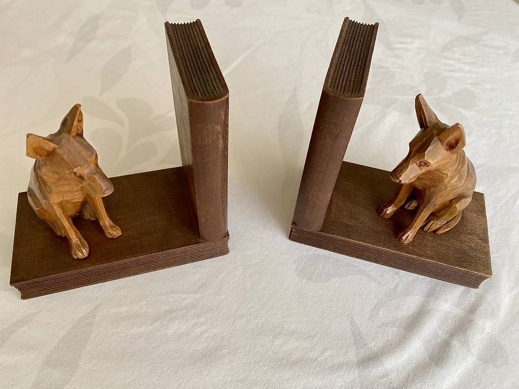 Sonstige Dekorationen & Accessoires: Bücherstütze Schäferhund geschnitzt  – Gebraucht aus Basel von 12Glory 3