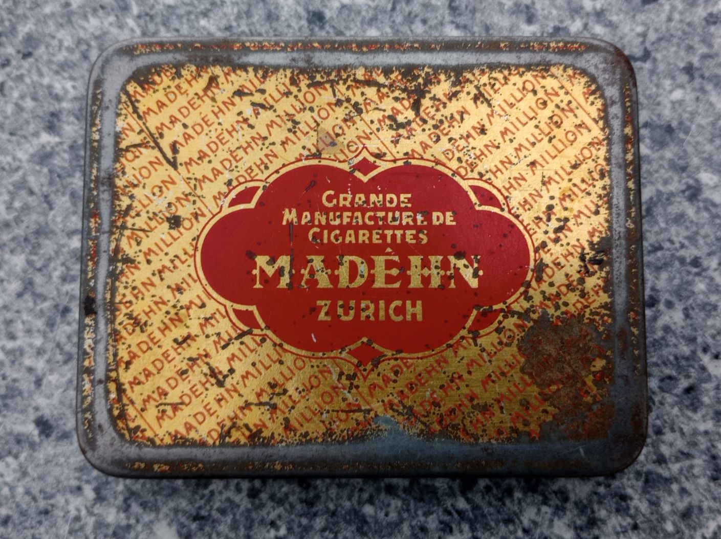 Barattoli: alte Cigarettendose Madéhn – Usato da Herisau venduto da ACm9 2