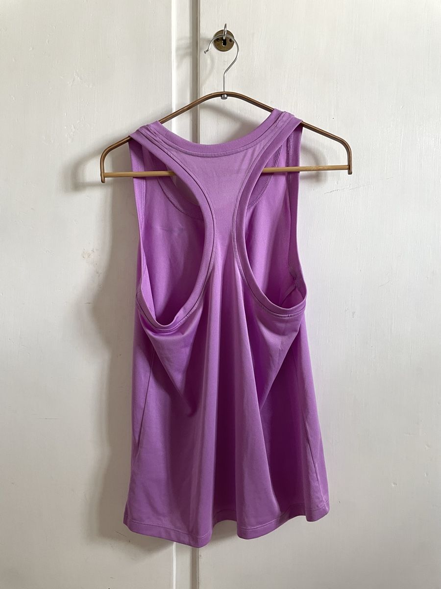 Nike Top: Sport Tanktop Violett S – Usato da Bremgarten AG venduto da fhr.11 2