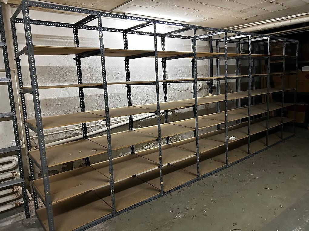 Scaffali: Lagegestellt – Usato da Zürich venduto da gipsy68 2