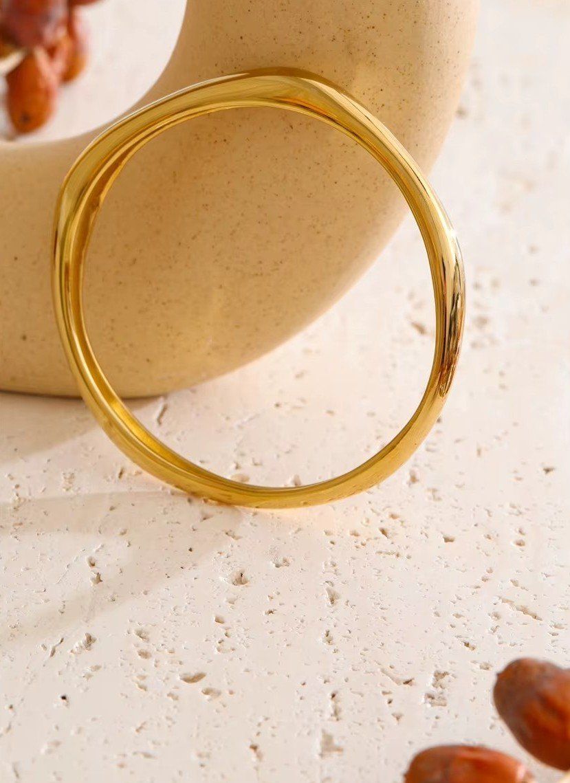Bracciali & Braccialetti: Minimalist Irregular Shape Stainless Steel Bracelet – Nuovo e nell'imballaggio originale da Allschwil venduto da Jani_Banani 3
