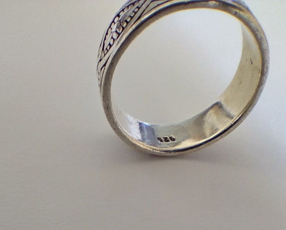 Anelli: RING SILBER 925 MIT RUNDUM MUSTERUNG – Usato da Romanshorn venduto da BoutiqueA 1