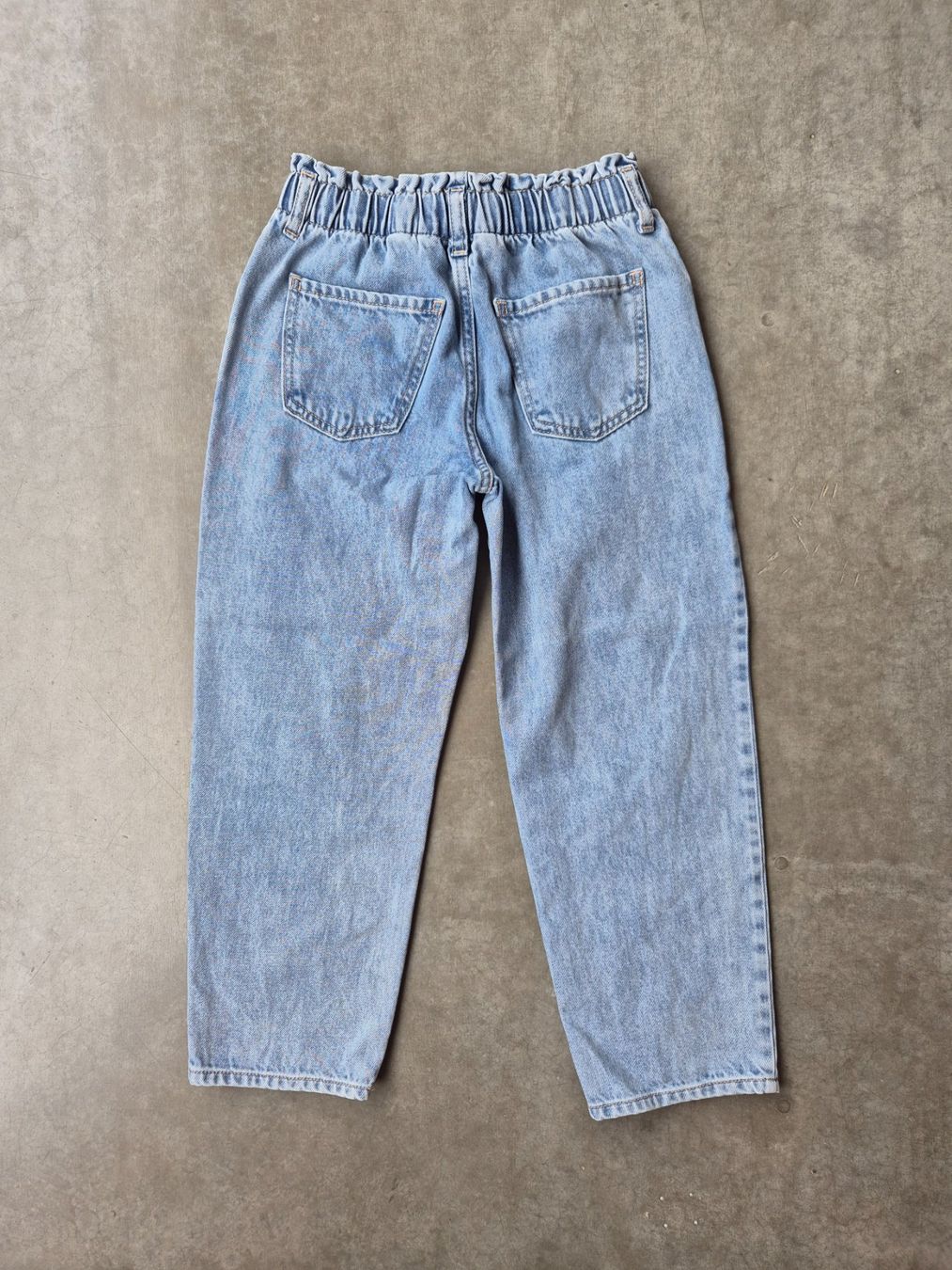 H&M Pantaloni: Paperbag Jeans von H&M Gr. 116 – Usato da Jona venduto da Mimimi87 1