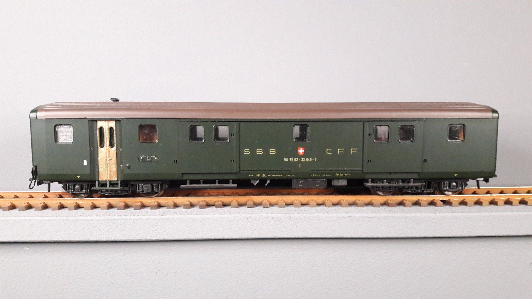 Roco Modellini di ferrovie: Gepäckwagen – Usato da Burgdorf venduto da Optimal14