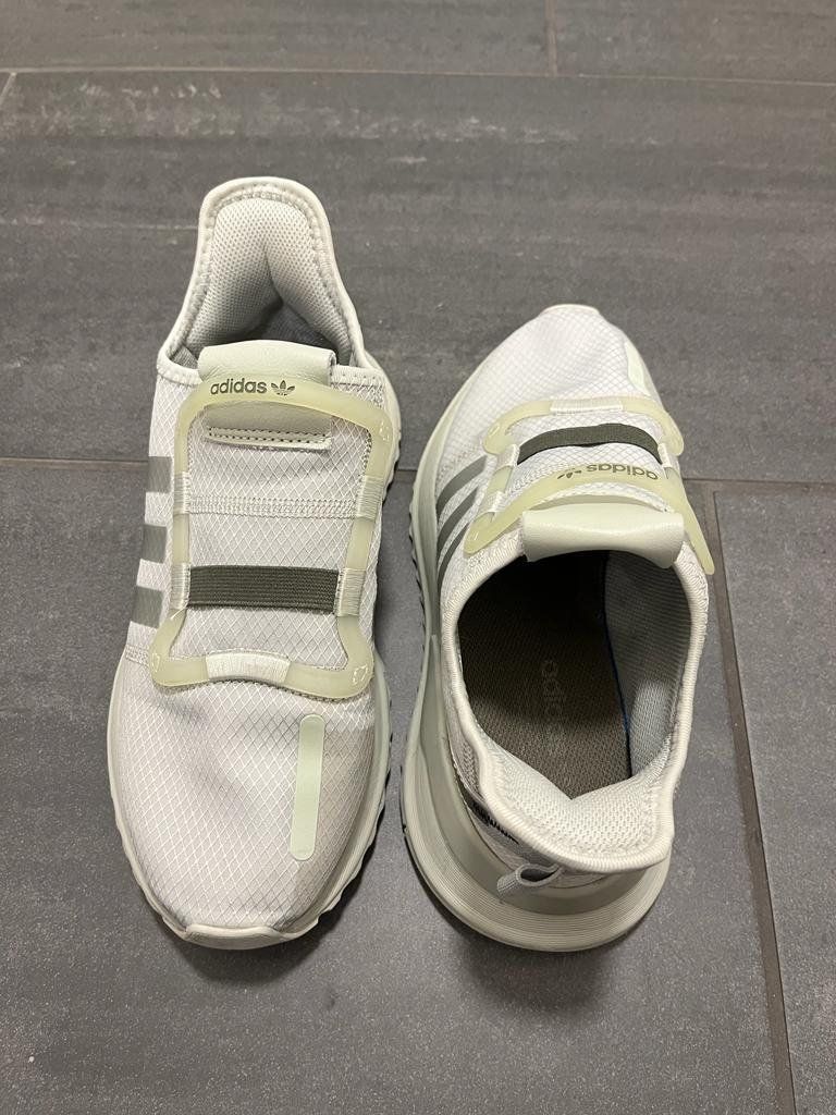 Adidas Chaussures femmes: Adidas Sneakers – D'occasion à Glattpark(Opfikon) par ejo_m8fr 1