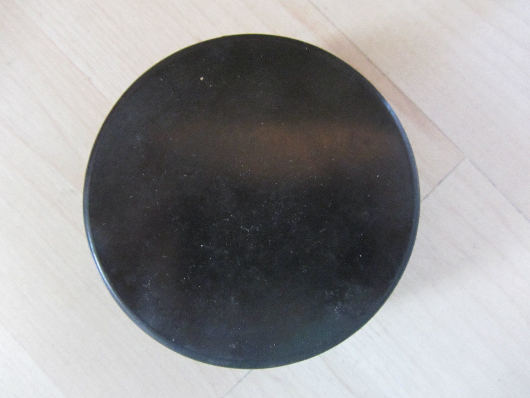 Palloni: Vintage Eishockey Puck Ochsner – Usato da Grüningen venduto da saya14 1