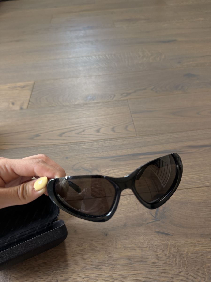 Balenciaga Lunettes & Verres: Balenciaga Sunglasses with Case – D'occasion à Zürich par Bellinka23