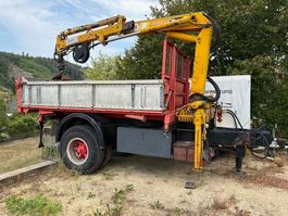 Kranwagen mit Holzzange