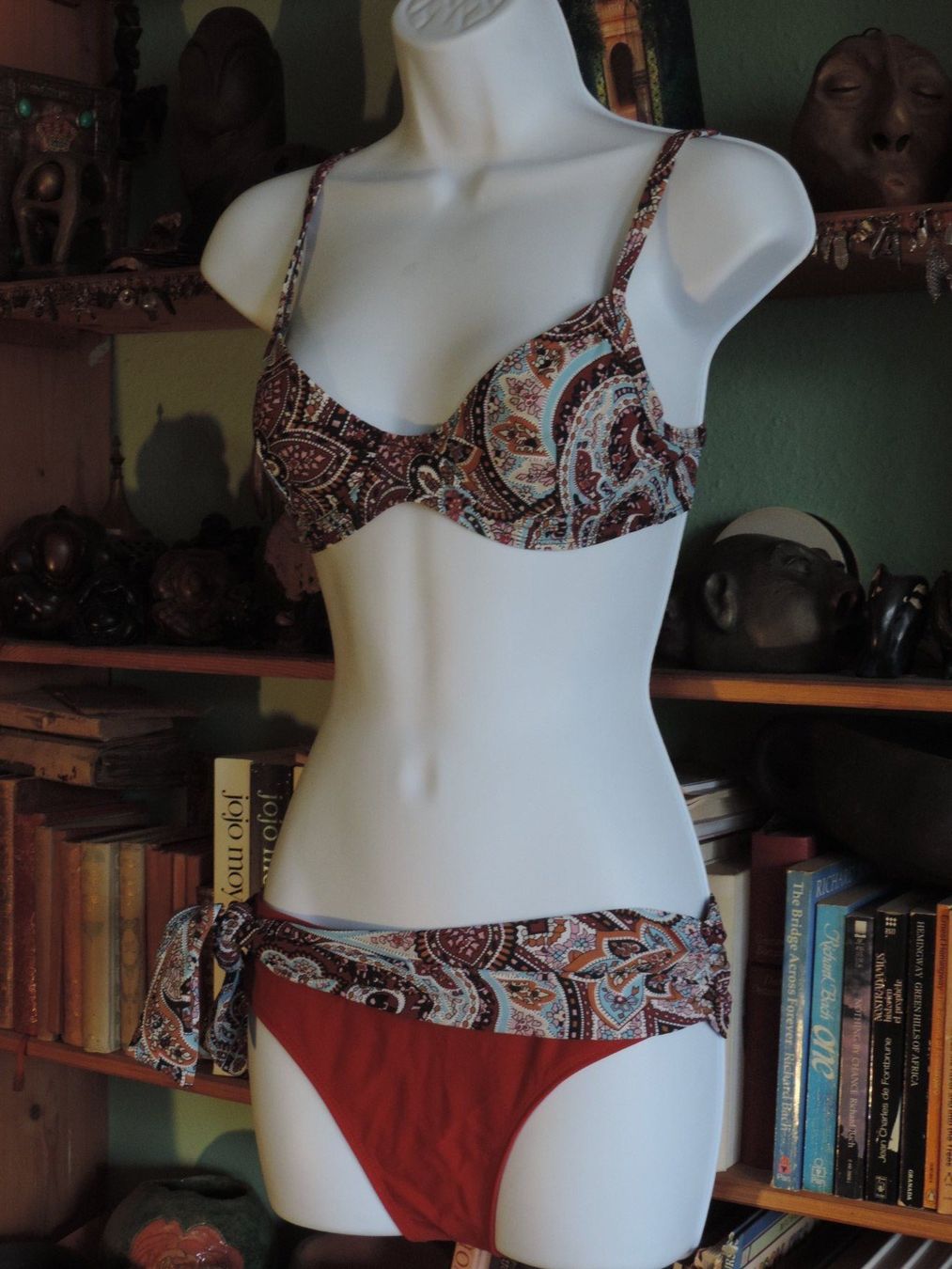 Costumi da bagno & Bikini: maillots de bain fleurs ethniques rouge – Usato da Genève venduto da Axelle333 2