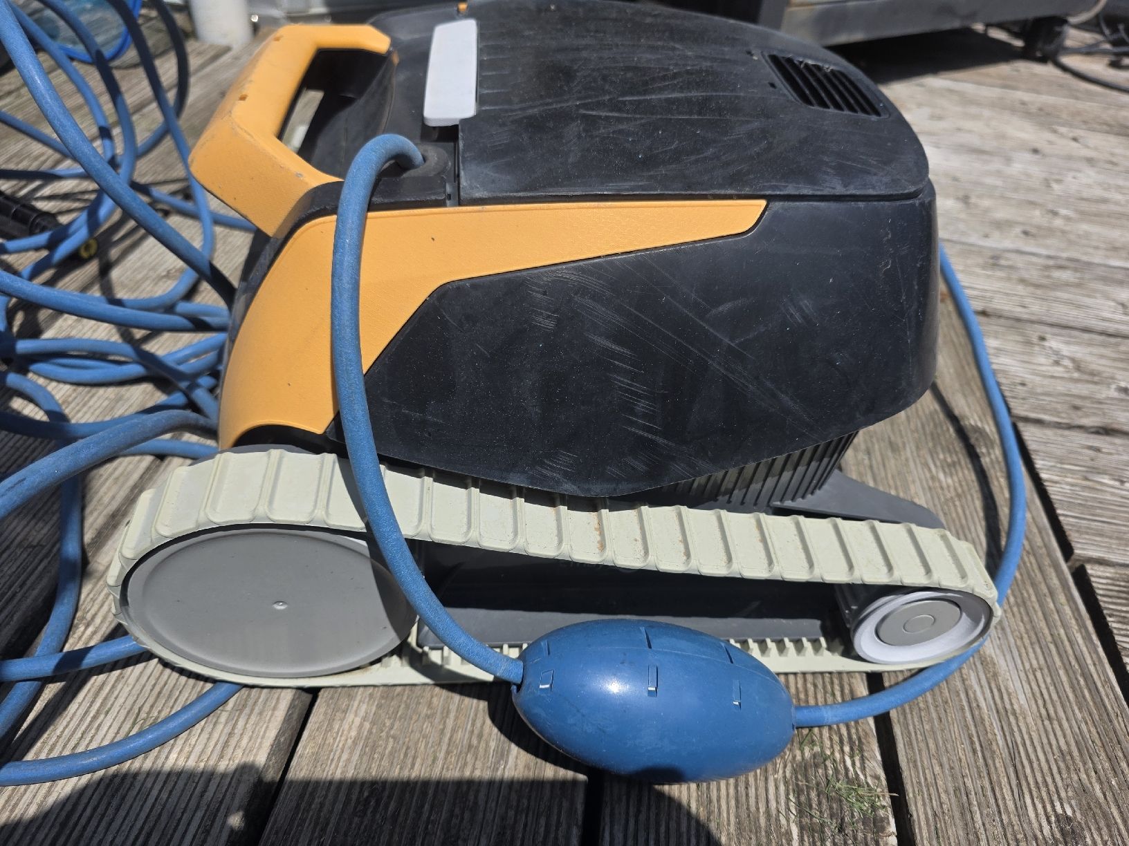 Dolphin Schwimmbad-Zubehör: Dolphin E20 mit Defekt am Filterkorb – Defekt aus Kleingurmels von arace 2