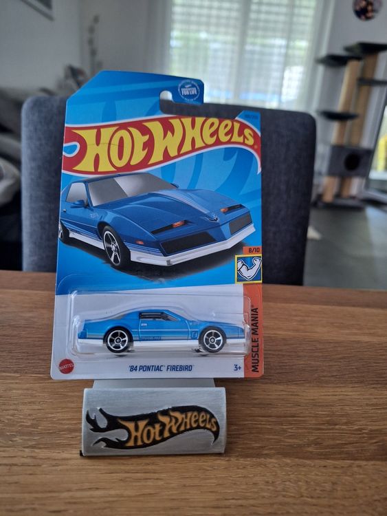 Hot Wheels 2023 Muscle Mania 8/10 '84 Pontiac Firebird 180/250 - Diecast 1:64 Bianco