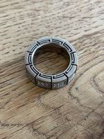 Schöner Ring aus Titanium