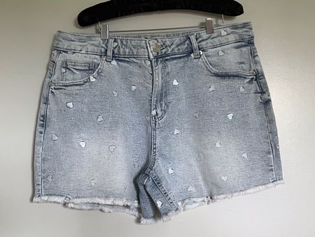 Short Clockhouse taille haute 42 CH, motif cœurs 💙 NEUF
