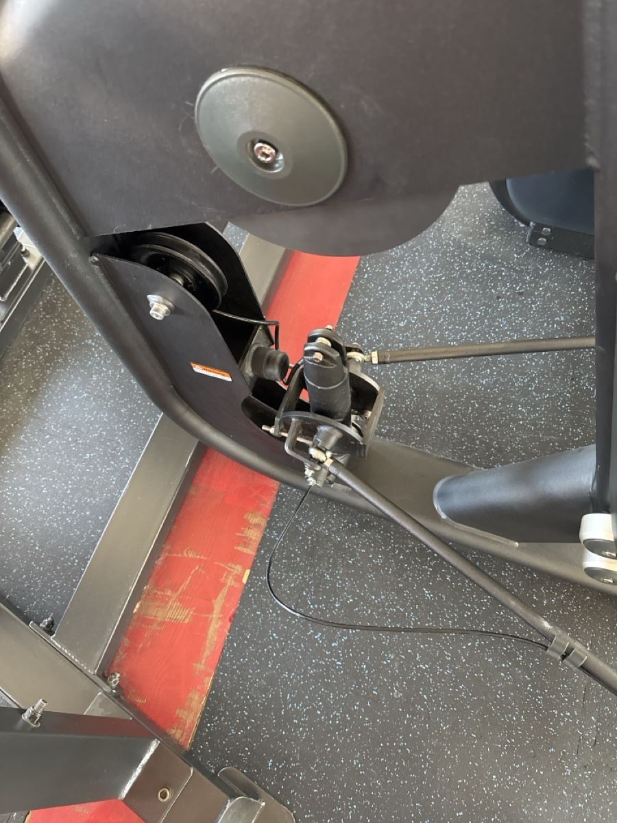 Hometrainer: Brust Presse Matrix ab 1 Fr – Defekt aus Hirschthal von TIP66 1