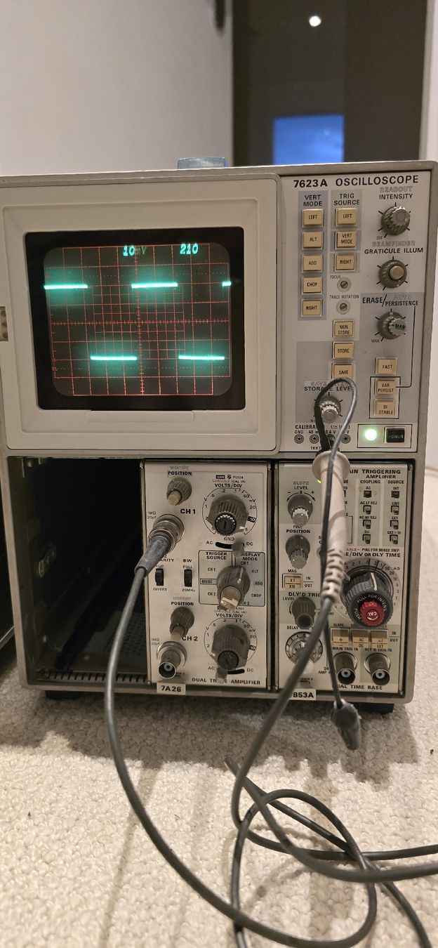 Messen: 4 x Tektronix oscilloscopes – Gebraucht aus Pully von sparky100 7