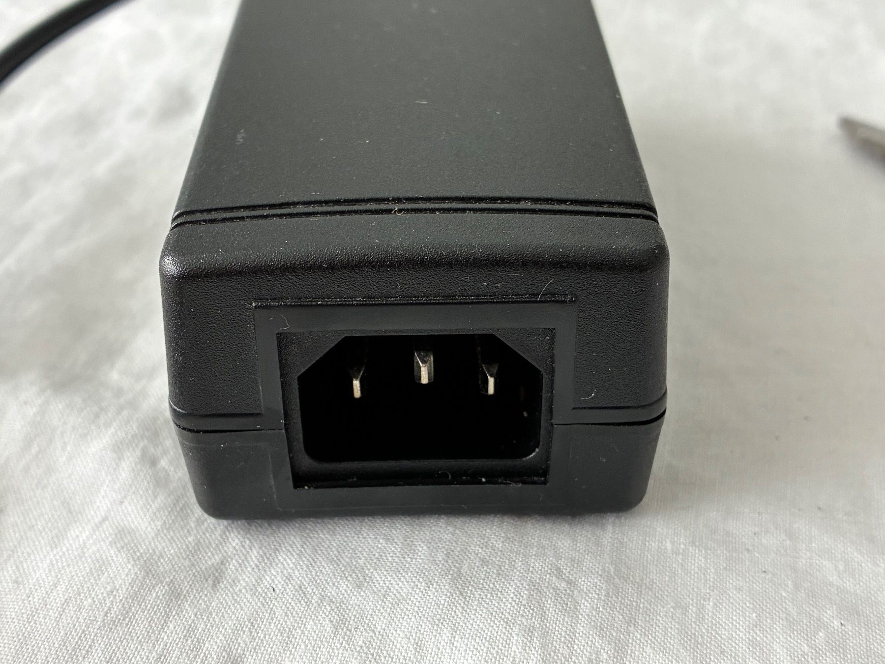 Laufwerke & Adapter: 12V AC Adapter – Gebraucht aus Döttingen von zha_xh2w 2