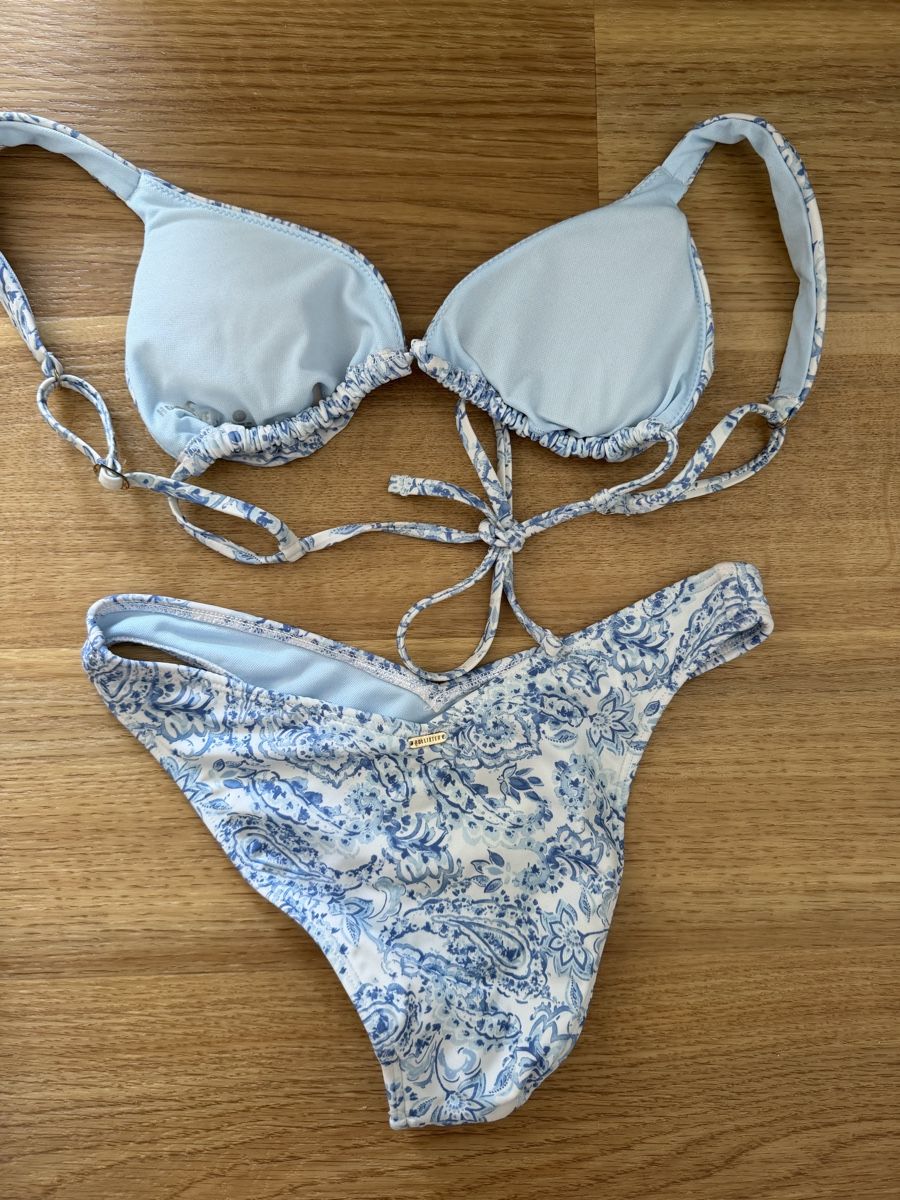 Hollister Costumi da bagno & Bikini: Floral Bikini – Nuovo (secondo la descrizione) da Wil SG venduto da fam_r6xv 1