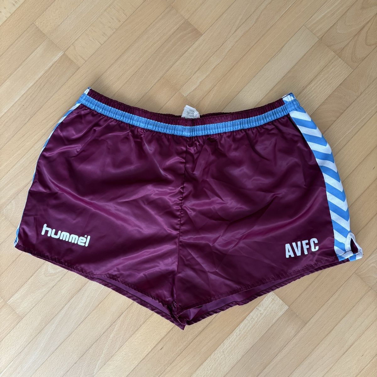 Hummel Leibchen & Hosen: Aston Villa Hose Vintage Hummel 70s – Gebraucht aus Winterthur von LaBodega