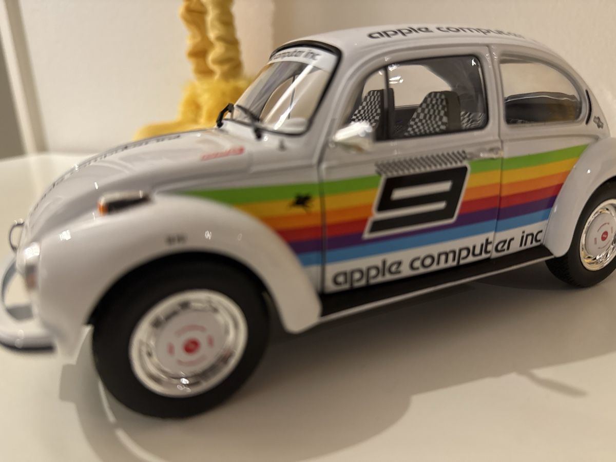 Volkswagen Modellini d'auto: VW Käfer Apple Computer Inc.  1:18 – Nuovo e nell'imballaggio originale da Basel venduto da Zomeg 5