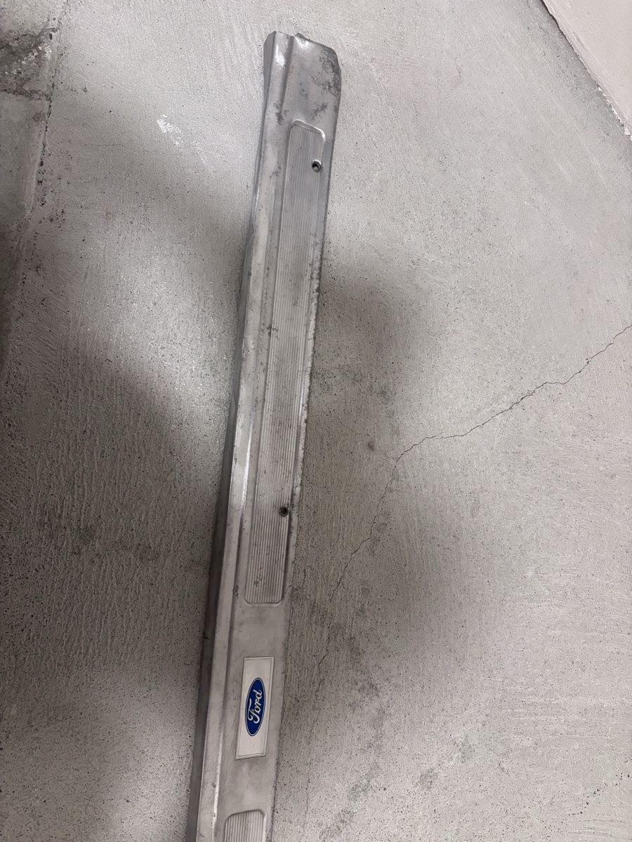 Ford Tutti pezzi di ricambio auto: Ford Mustang 1970 original Trittleiste – Usato da Zürich venduto da Sutecs 3