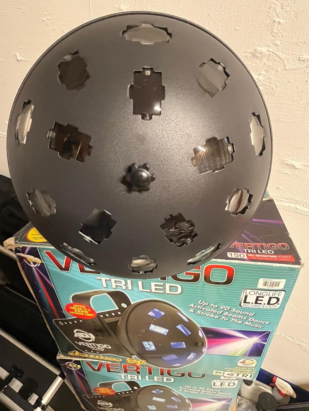 Lampade: 2x American DJ Vertigo TRI LED Lichteffekt Disco – Usato da Volketswil venduto da nemo2000 2