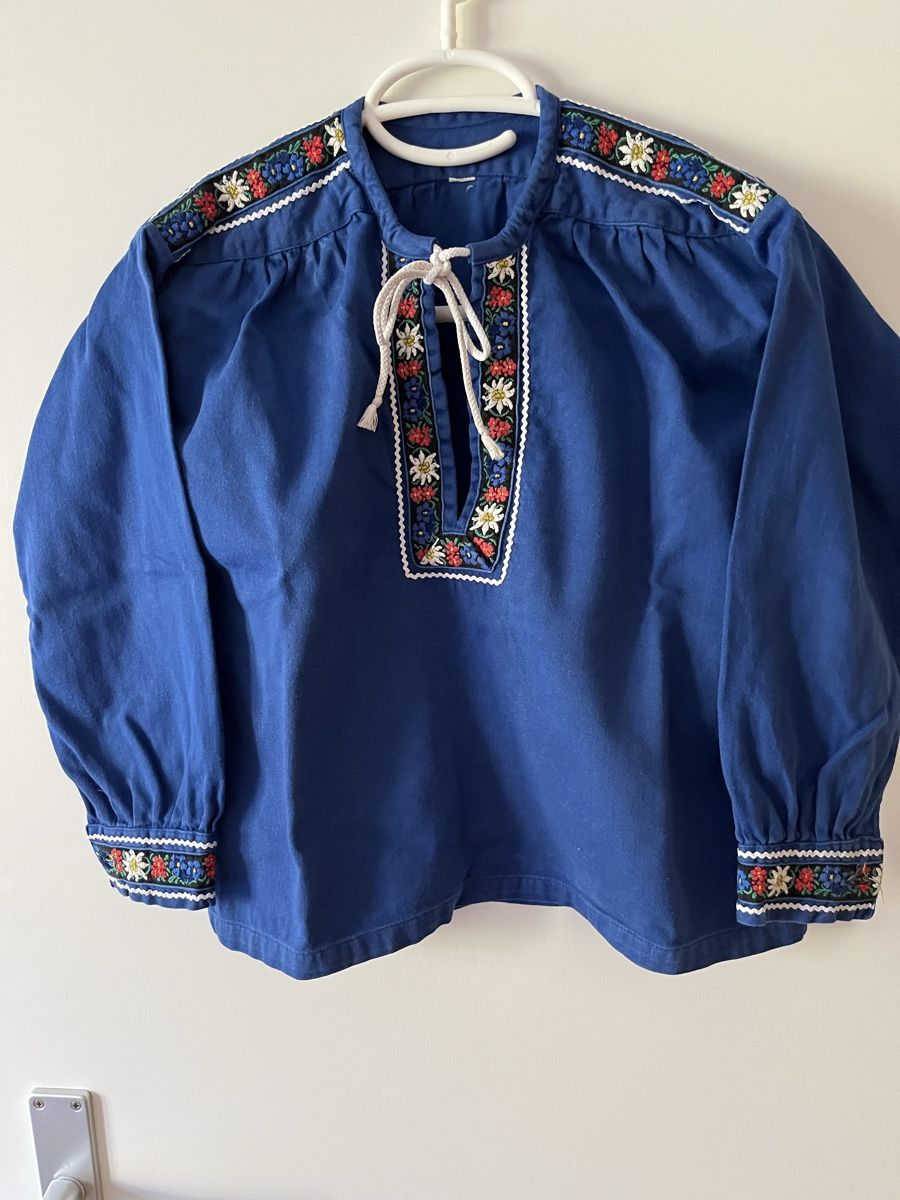 Chemises, T-shirts & Polos: Sennenchutteli blau kinder – D'occasion à Rumlikon par genebru 1
